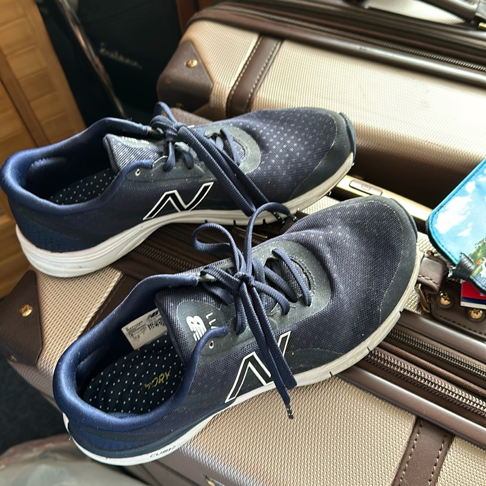 New Balance 711 Cross Trainers